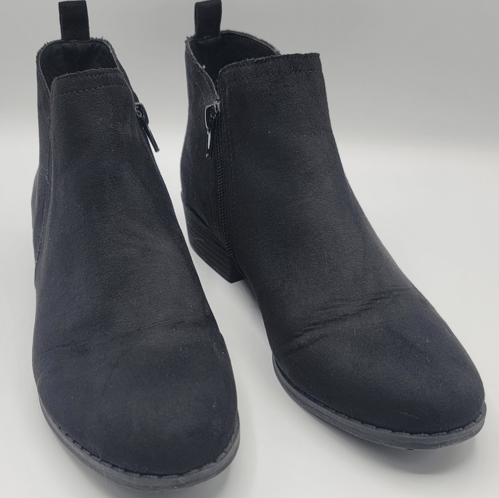 Sun & Stone, Black Suede Ankle Boot, size 8W